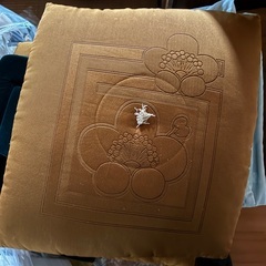 座布団4枚の画像