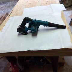 マキタ充電式ブロアー　18Vバッテリー付きの画像