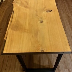 ヒノキ1枚板　カウンターテーブルの画像