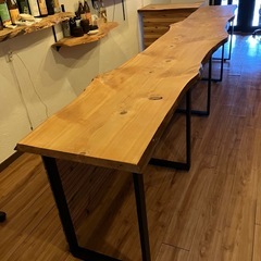 ヒノキ1枚板　カウンターテーブルの画像