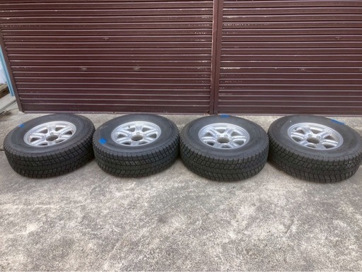 スタッドレス　タイヤ　ブリヂストン　ハイラックスサーフ 265/70 16