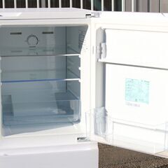 Hisense ハイセンス HR-G13C-W ノンフロン冷凍冷蔵庫 2ドア 全定格内容積:135L 2023年製 25-H003Jの画像