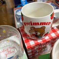 ミッキーのカップ　スイマーのマグカップ　キティちゃんのお皿　他　たくさん　セットの画像