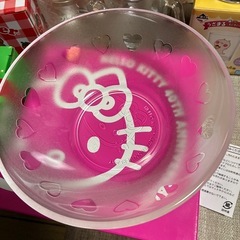 ミッキーのカップ　スイマーのマグカップ　キティちゃんのお皿　他　たくさん　セットの画像