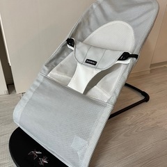 ベビービョルン　バウンサー　グレー