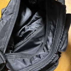 ナイロンショルダーバッグの画像