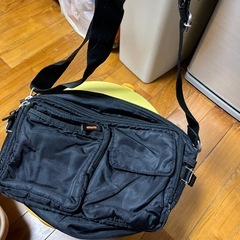 ナイロンショルダーバッグの画像