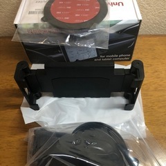 車載スマホ・タブレット・iPadホルダー新品　未使用の画像