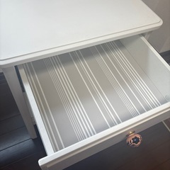 ベットサイドテーブル　白　の画像