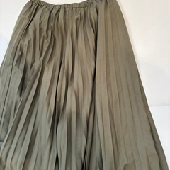 プリーツスカート　カーキ　ロングスカート　プリーツ　スカート　w closetの画像