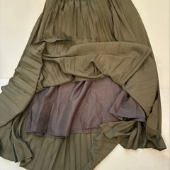 プリーツスカート　カーキ　ロングスカート　プリーツ　スカート　w closetの画像