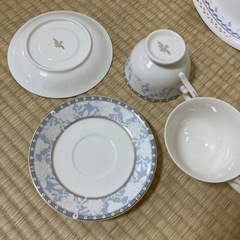 コレールCORELLE ランチプレート2枚　ナルミカップ&ソーサー2客セット　の画像