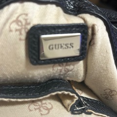 【GUESS】ロゴ入りバックパック ブラック レディース・メンズ兼用の画像