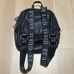 【GUESS】ロゴ入りバックパック ブラック レディース・メンズ兼用の画像