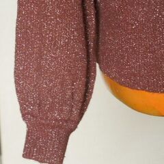 archives（アルシーヴ）金ラメを織り込んだブラウンのセーターの画像