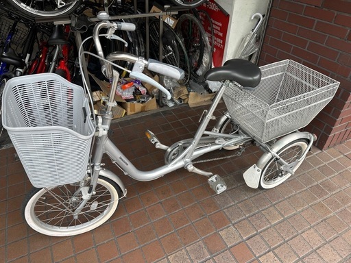 ★美品★BRIDGESTONE（ブリヂストンワゴン）三輪車　シルバー