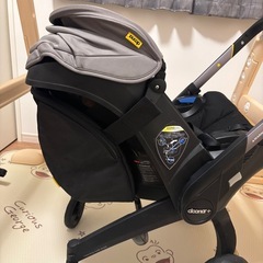 doona ベビーシート➕ベビーカーの画像