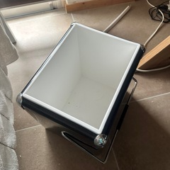 キャプテンスタッグ鉄クーラーボックスの画像