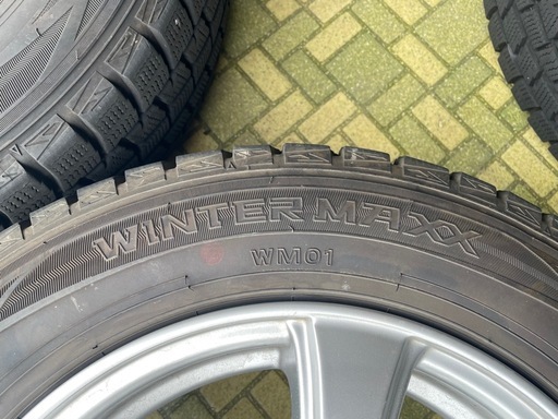 引取限定】VIOLENTOホイール、DUNLOPスタッドレス4本セット 165/70R14
