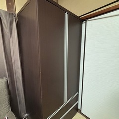 木製ワードローブ/クローゼットの画像