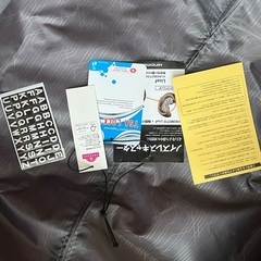 赤色スーツケース（約51L／1週間分）の画像