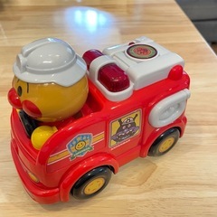 音が鳴る　アンパンマン消防車の画像