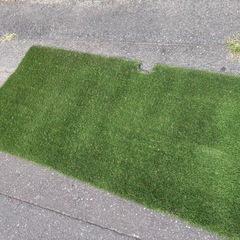 人工芝　奥行き100cm x 横幅200cm 3枚　奥行き51cm x 横幅102cm 2枚の画像