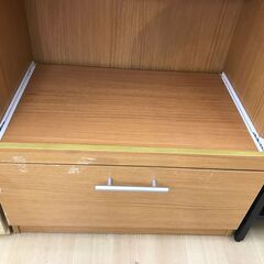 A-472 ★ジモティ割引あり★【リユースのサカイ野々市店】 食器棚(２枚扉) ライトブラウン W(幅)60×D(奥行き)40×H(高さ)117cm ※クリーニング済みの画像