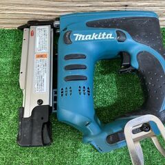 【SIW】makita マキタ PT350DRF 14.4V充電式ピンタッカ バッテリー1個(難あり)付き 充電器なし【中古動作品】の画像