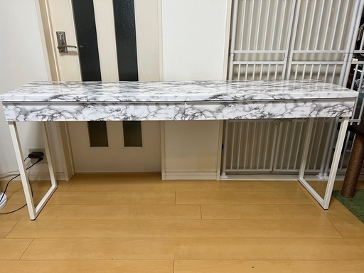 受け渡し予定者様決定しました☘️カウンターデスク☘️引出し付き☘️値引き中