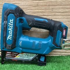 【SIW】makita マキタ PT001GZK 40V充電式ピンタッカ 本体+充電器+ケース【中古動作品】の画像