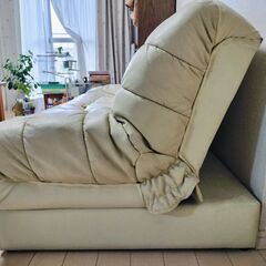 皮のソファの画像