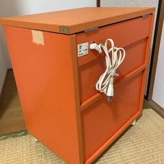 引き出し付きドレッサーの画像