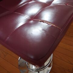 イス　椅子　カウンターチェア　エンジ色の画像