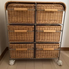 衣類等の収納家具の画像