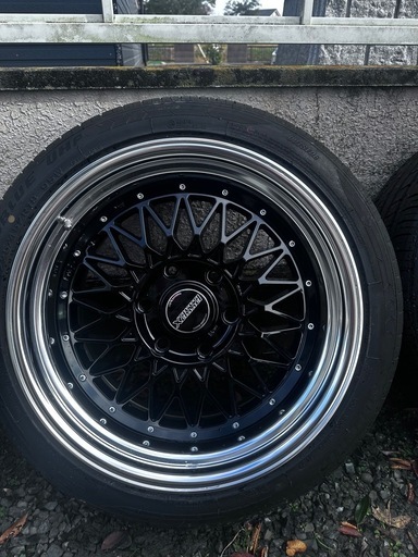 ハイエース、キャラバン Essex18インチ9J＋25