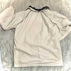 【学校指定品】
ウインドブレーカー② (ホワイト)明石市内中学校の画像