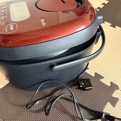 蓋が壊れた炊飯器の画像