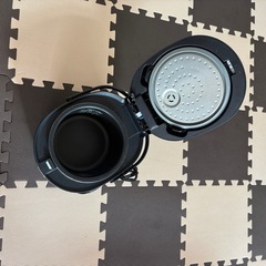 蓋が壊れた炊飯器の画像