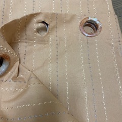 ワンピースカーテン。長さ220cm、幅130cmの画像