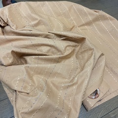 ワンピースカーテン。長さ220cm、幅130cmの画像