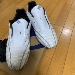 umbro サッカー　スパイク　28cm
の画像