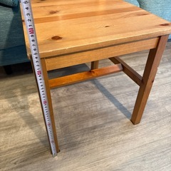 木製イスの画像