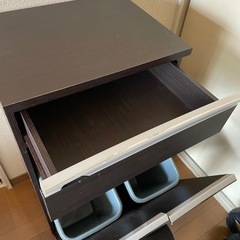 キャビネットゴミ箱の画像