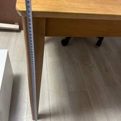 ダイニングテーブルの画像