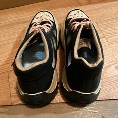 レディーススニーカー少し厚底スニーカー24.5cm数回着用品の画像