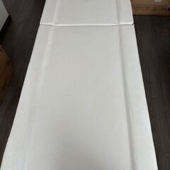 マッサージ施術用ベッドの画像