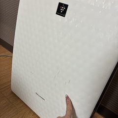 シャープ 加湿空気清浄機 プラズマクラスター 7000 スタンダード 11畳 / 空気清浄 14畳 ホワイト　加湿器の画像
