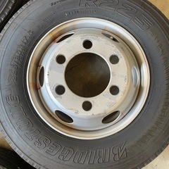 ４ｔ車などに！夏タイヤ・ホイールセットの画像