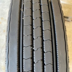 ４ｔ車などに！夏タイヤ・ホイールセットの画像